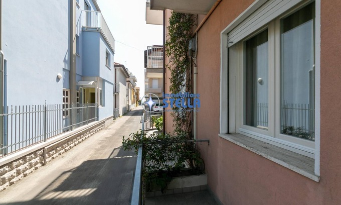 Jesolo Apartment | " apartment Piazza Manzoni "/[Park]