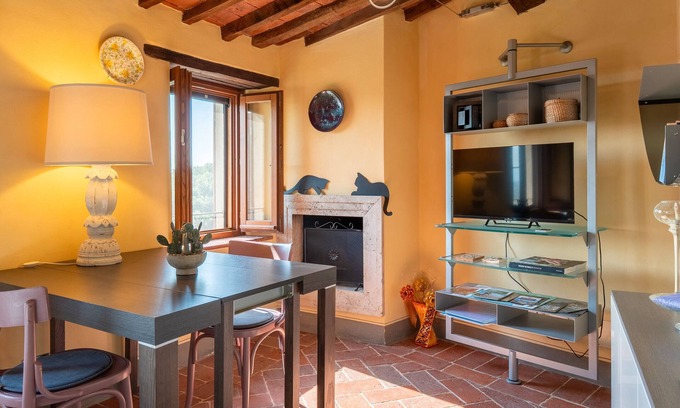 Scrofiano Apartment | Apartment 'Piccolo Rustico' with Mountain View, Wi-Fi and Air Conditioning