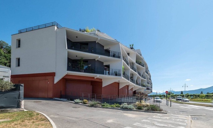 Aix-les-Bains Apartment | Apartment-Private Bathroom-Apartment