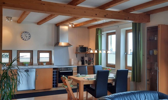 Eslohe Apartment | Apartment 'Quinkert, 90 M²' with Private Terrace, Shared Garden and Wi-Fi
