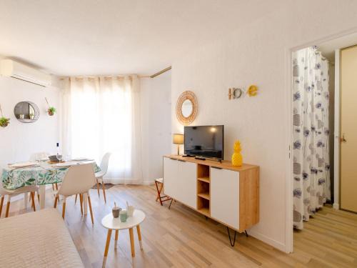 Sainte-Maxime City Centre Apartment | Apartment Régina-13 by Interhome
