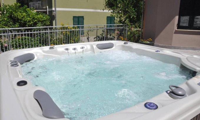 Moneglia Apartment | Apartment 'Residence Paradiso Monolocale 306' with Balcony, Wi-Fi and Air Conditioning