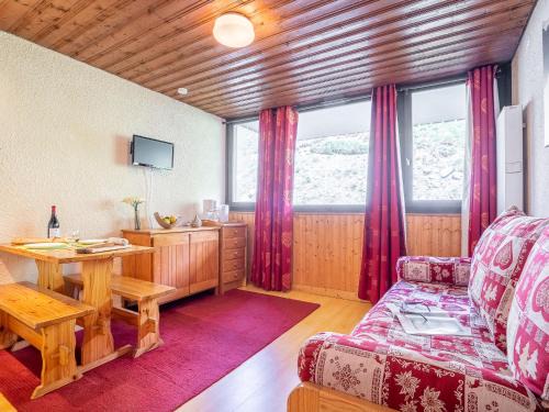 Val-Thorens Apartment | Apartment Sérac B4 by Interhome