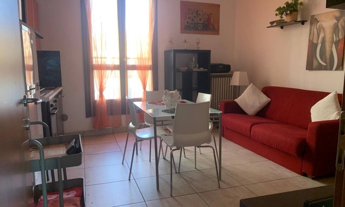 Cremona Apartment | Apartment 'Sara' with Wi-Fi and Air Conditioning