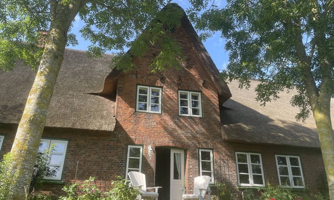 Pellworm Apartment | Apartment 'Silberhof 1856 - Detlev Von Lilienc' with Private Terrace, Private Garden and Wi-Fi