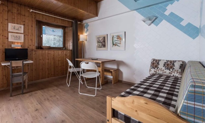Tignes Apartment | Apartment sleeps 4 near convenience