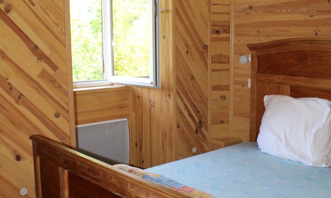 Eaux-Bonnes Apartment | Apartment sleeps 8-10 quiet in eaux bonnes 64