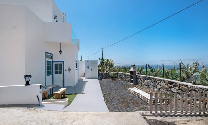 Tijarafe Apartment | Apartment 'Solaris' with Sea View, Private Terrace and Wi-Fi