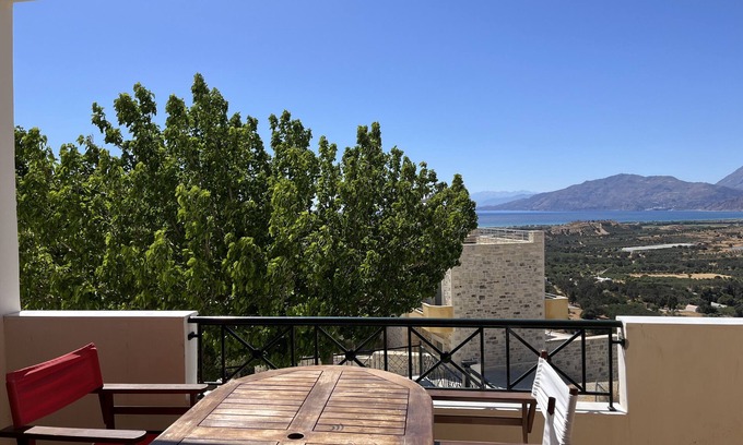 Kamilari Apartment | Apartment 'Spitiko' with Sea View, Shared Terrace and Wi-Fi