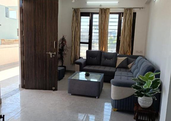 Khanjipeer Apartment | Apartment style room in a home