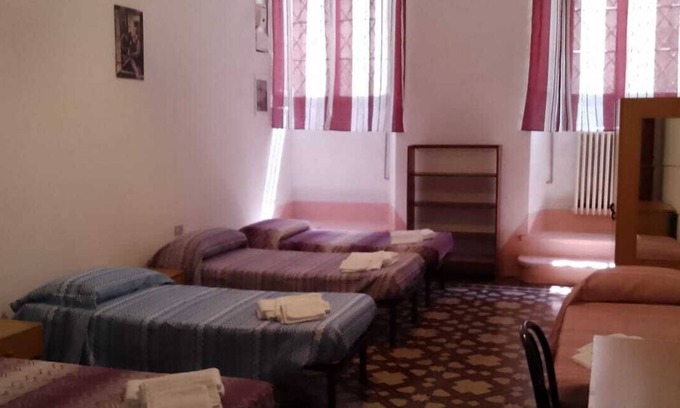 Pisa City Centre Apartment | Apartment "The Oasis," Pisa, with WIFI and inner courtyard