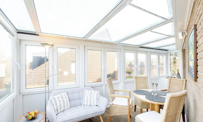 Langeoog Apartment | Apartment "Thomas" with light-flooded winter garden on the eastern edge of Langeoog village