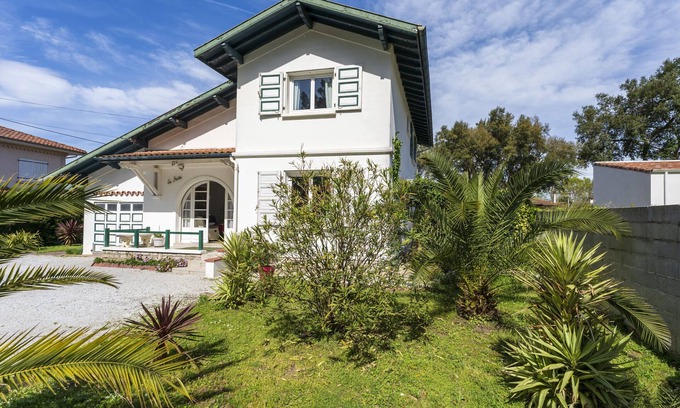 Benesse-Maremne Apartment | Apartment 'Très Confortable' with Shared Pool, Wi-Fi and Air Conditioning