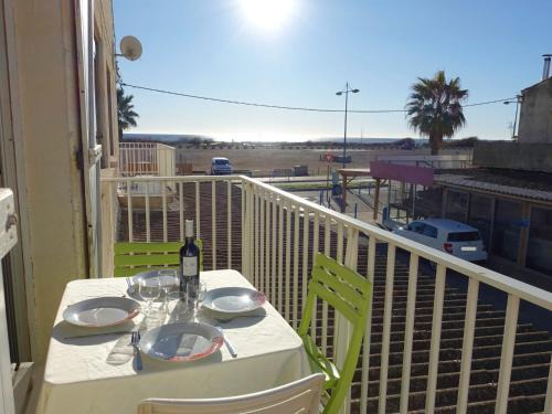 Saint-Pierre-la-Mer Apartment | Apartment Vicente by Interhome