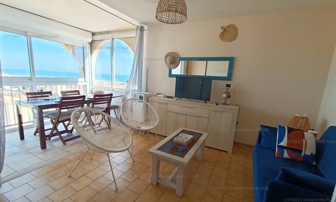 Saint-Pierre-la-Mer Apartment | Apartment with collective swimming pool 5LHSP138