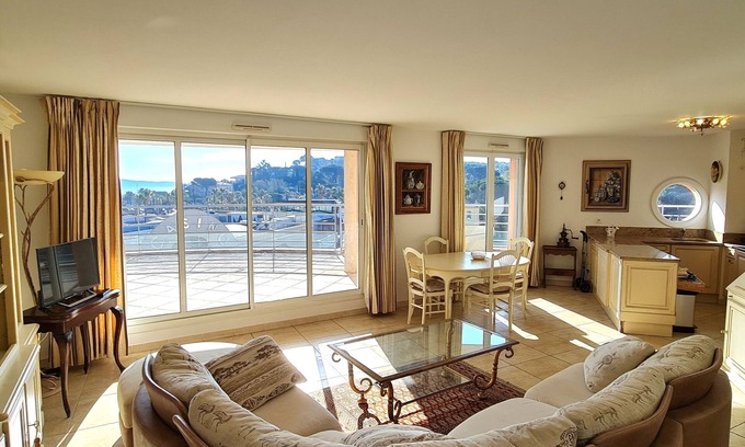 Cavaliere Apartment | Apartment with sea and harbor view, large terrace