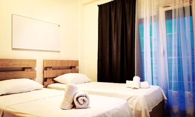 Perea Apartment | Apartment with 3 rooms just 1 min from the beach and free public parking