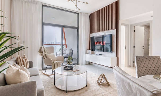 Bur Dubai Apartment | Apartment with City Skyline View , Pool & Gym Access