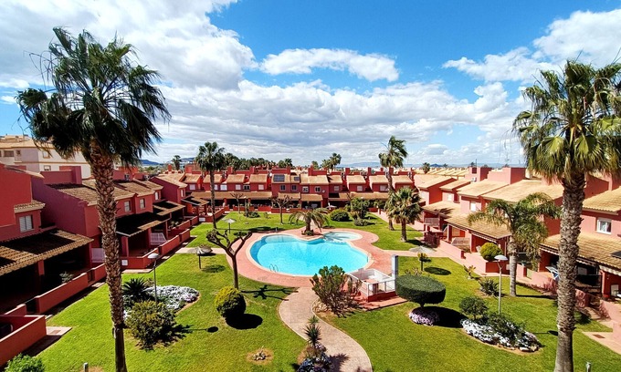 Mar de Cristal Apartment | Apartment with balcony and pool views