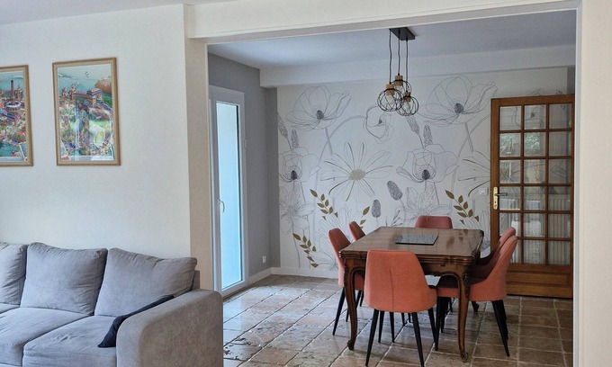 Sarlat-la-Caneda Historic Center Apartment | Apartment with private courtyard and parking in Sarlat town center