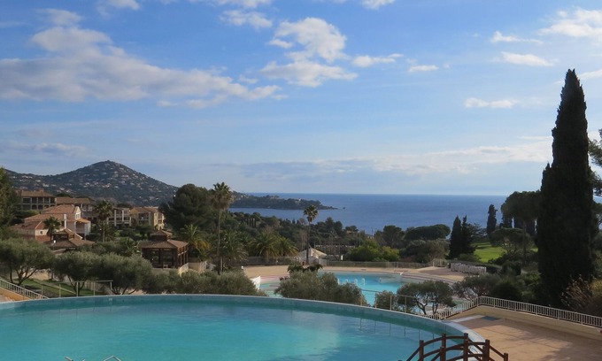 Agay Apartment | Apartment with garden, sea view in a holiday resort. Ideal for a family