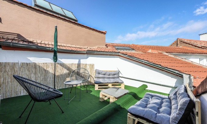 Goya Apartment | Apartment with terrace in Alcala