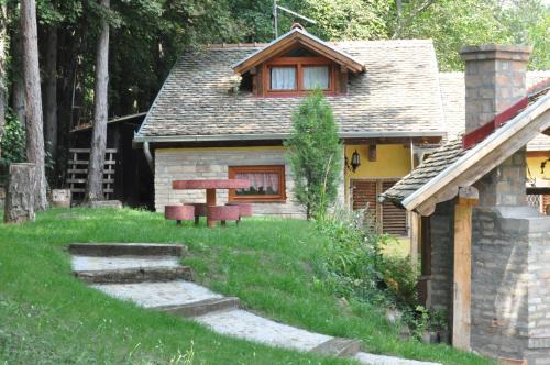 Vrdnik Apartment | Apartments Borove Noci