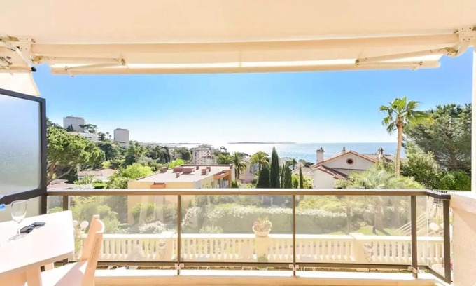 Cannes La Bocca Apartment | Apartments for 3 People