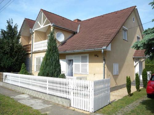 Balatonkeresztur Apartment | Apartments in Balatonkeresztur 37924