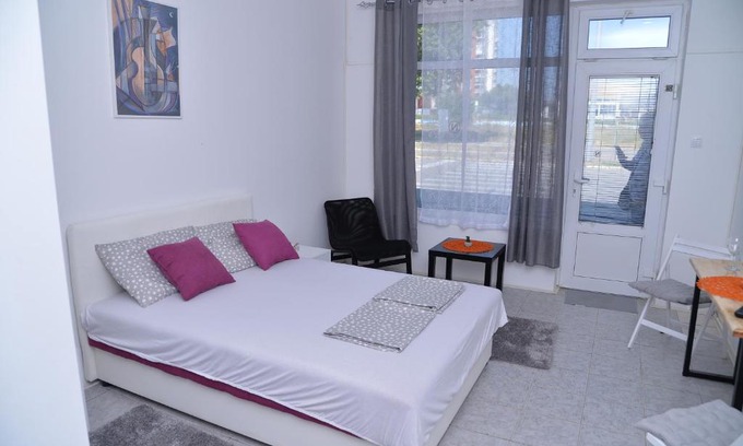 Mladenovac Apartment | Apartments INN Smederevska Palanka