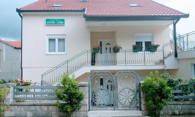 Trebinje Apartment | Apartments Lovori-Lorbe