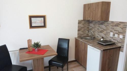 Vrdnik Apartment | Apartments Victoria 022