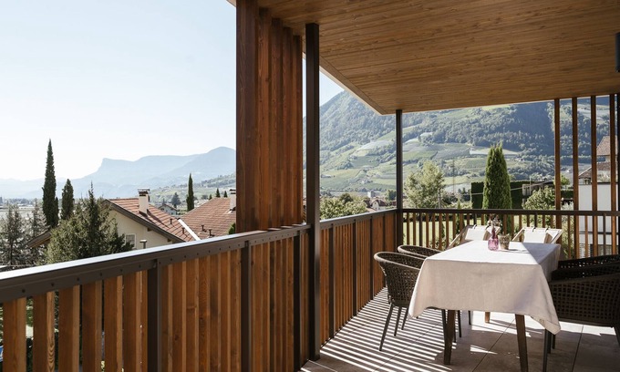Lagundo Apartment | Apartsuites Rosengarten: luxury apartment with private infrared sauna and pool