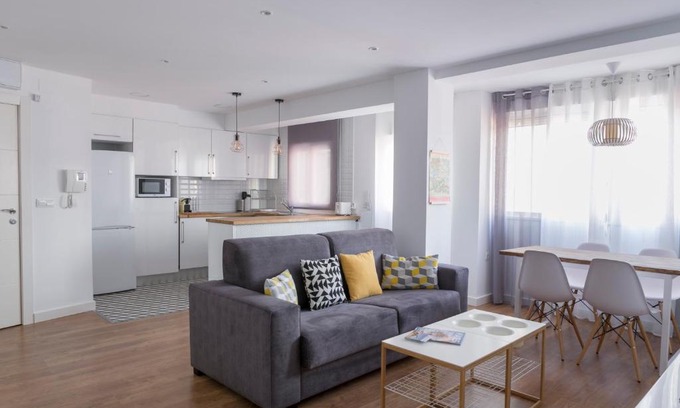 La Creu del Grau Apartment | ApartUP Pineapple