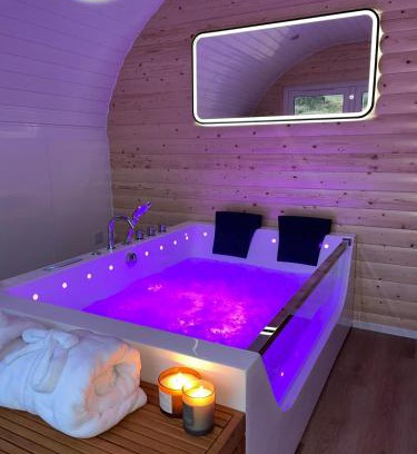 Fort William Apartment | Apex Studio Pod & Jacuzzi Bath
