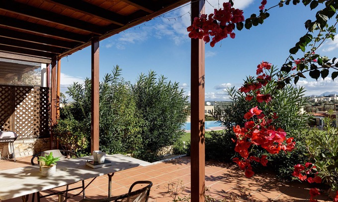 Houdetsi Apartment | Aphrodite 3- Pigi Paradise, apartment with communal pool