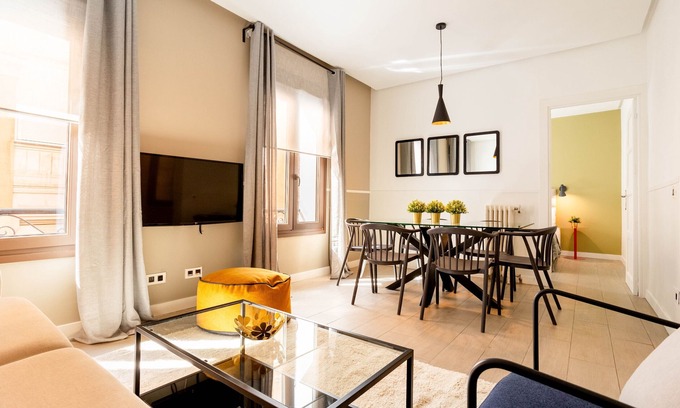Embajadores Apartment | Apolo II apartment in Madrid