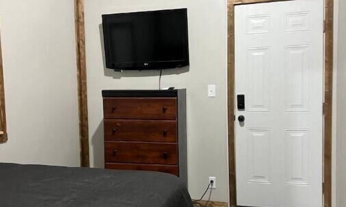 Chattaroy Cabin | Appalachian Hideaways Cabin #2