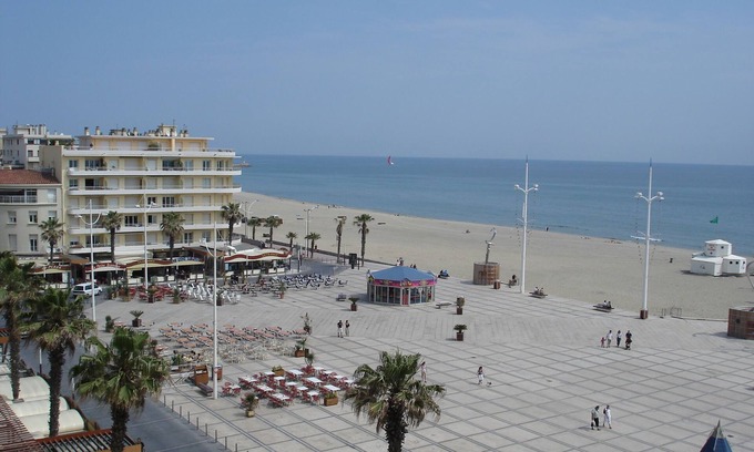 Mediterranee Apartment | Appart 4 pers, beautiful sea view, central square, direct access to the beach
