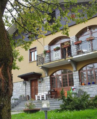 Magreglio Apartment | Appartamenti La Menaresta quiet & relax near Bellagio