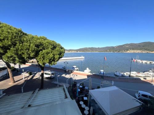 Marina di Campo Apartment | Appartamenti Lungomare Seafront - Goelba