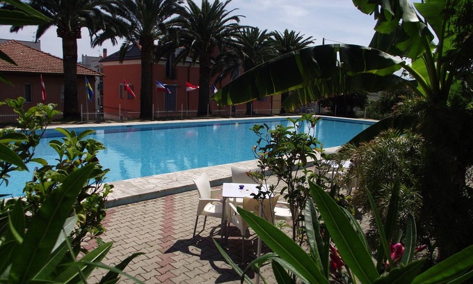 Pietra Ligure Condo | Appartamenti Vista Mare con Piscina