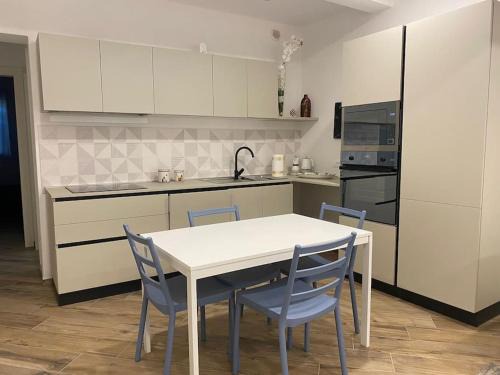 Cento Apartment | Appartamento 2 Leoni