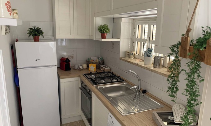 Savelletri Apartment | Appartamento climatizzato presenta 2 camere da letto