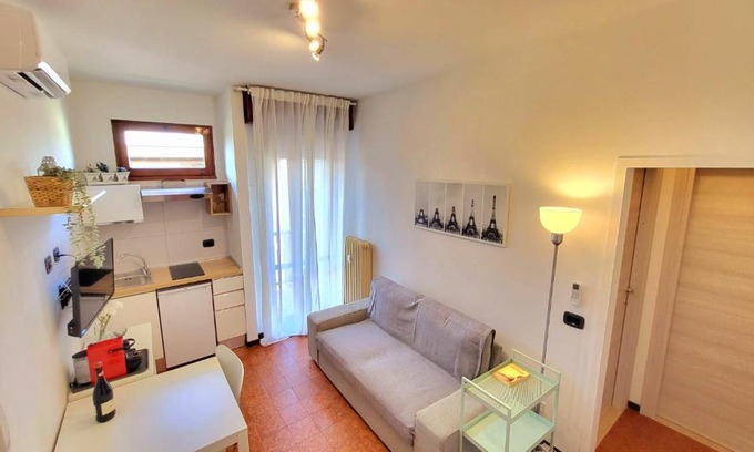 Buon Pastore-Sant'Agnese-San Damaso Apartment | Appartamento di fronte all'ospedale