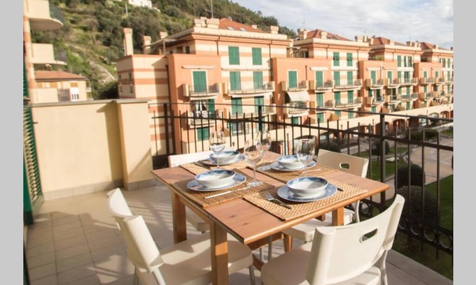Varazze Apartment | Appartamento ristrutturato con terrazzo