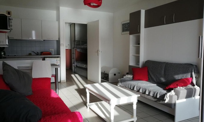 Saint-Gilles-Croix-de-Vie Apartment | Appartement Saint-Gilles-Croix-de-Vie, 1 pièce, 4 personnes - FR-1-91-145