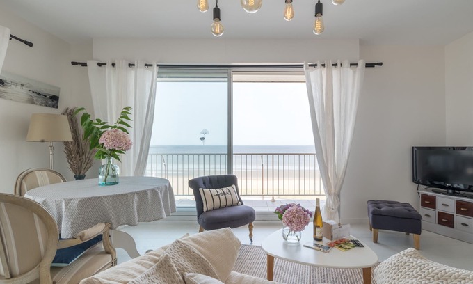 Tharon-Plage Apartment | Appartement de standing et splendide vue sur mer