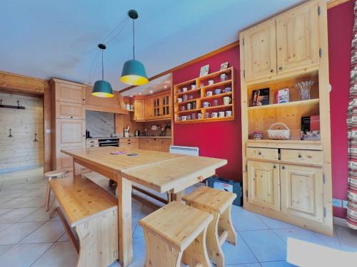 Notre-Dame-de-Bellecombe Apartment | Appartement spacieux 8 pers., centre village, proche pistes, parking, wifi - FR-1-505-183