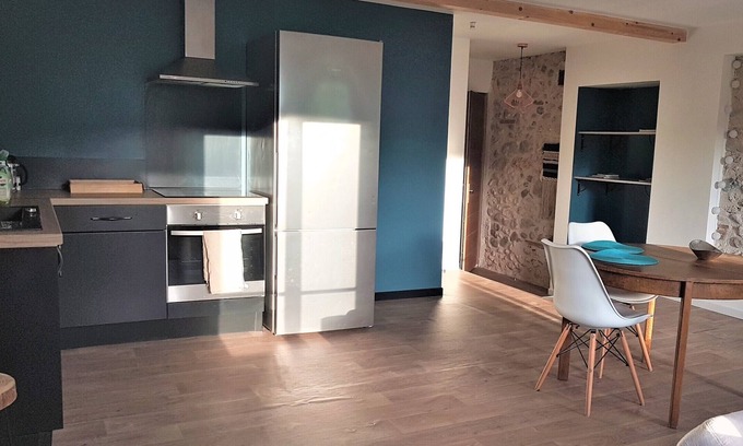Saint-Jean-en-Royans Apartment | Appartement Chaleureux au Pieds des Montagnes